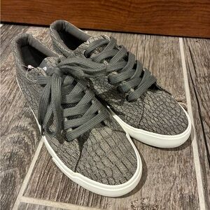Women’s Rocket Dog Gray Sneakers NWT
